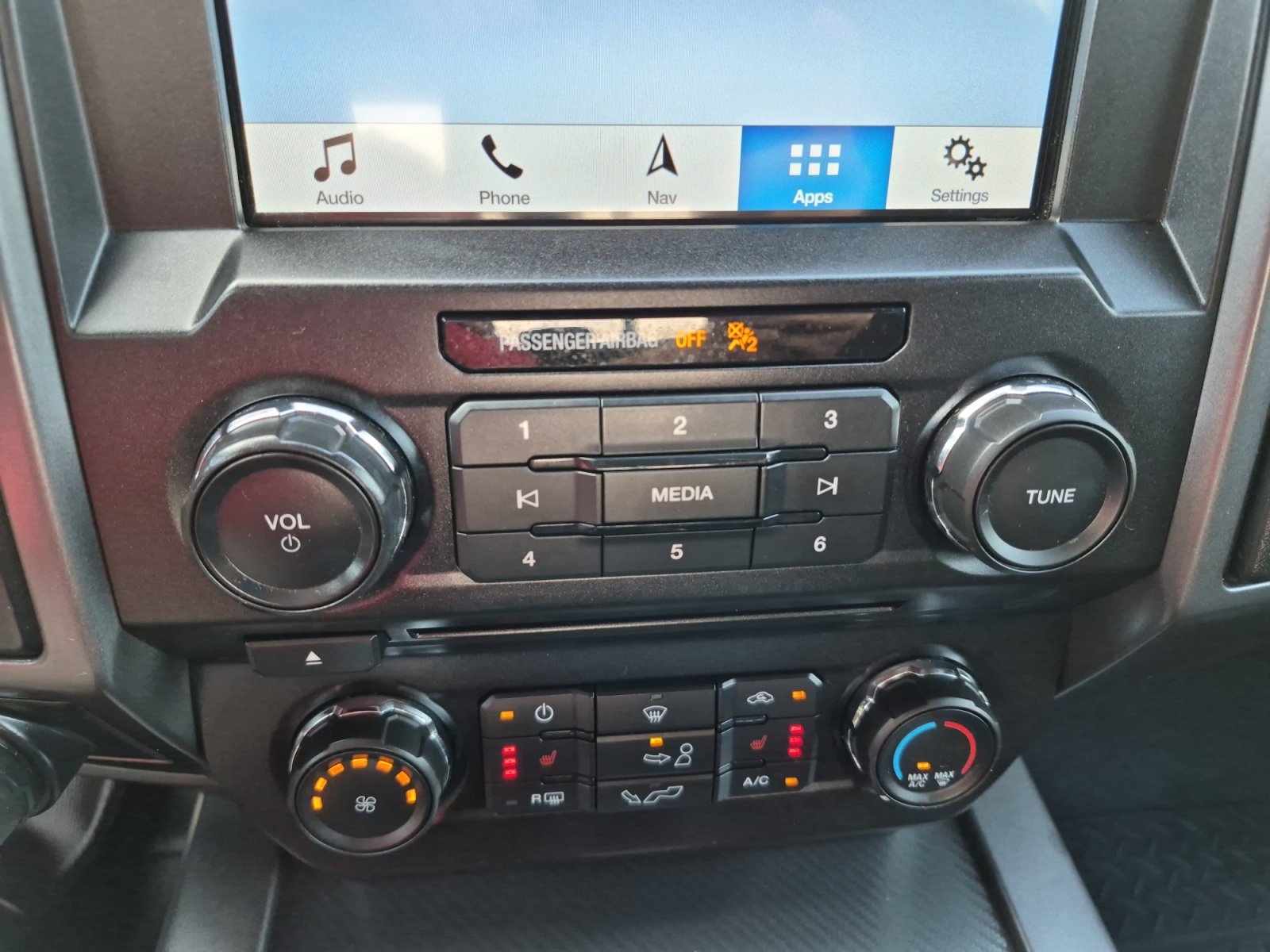 Used 2018 Ford F150 XLT w/ Equipment Group 302A Luxury AWD/4WD image 17