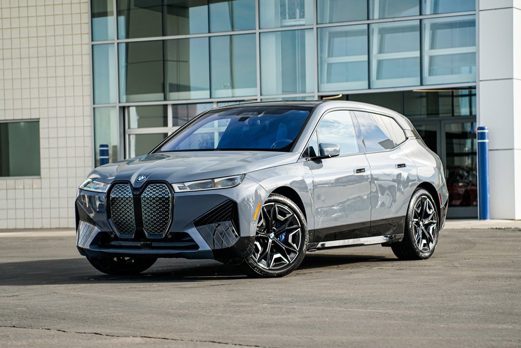 Used 2025 BMW iX M60 image 1