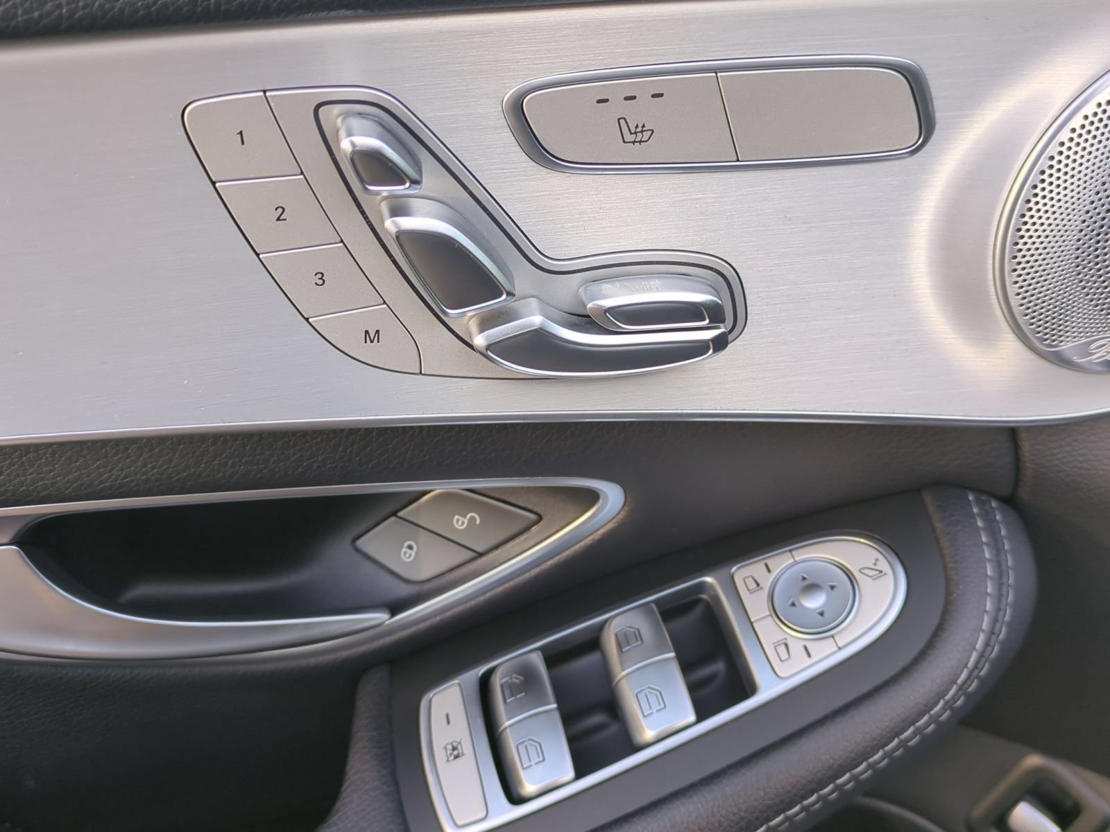 Used 2019 Mercedes-Benz C 300 Sedan image 12