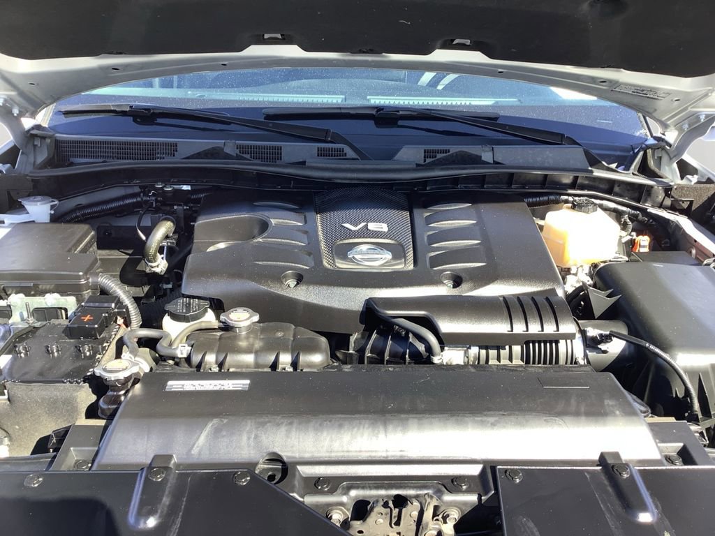 Used 2024 Nissan Armada SL image 9