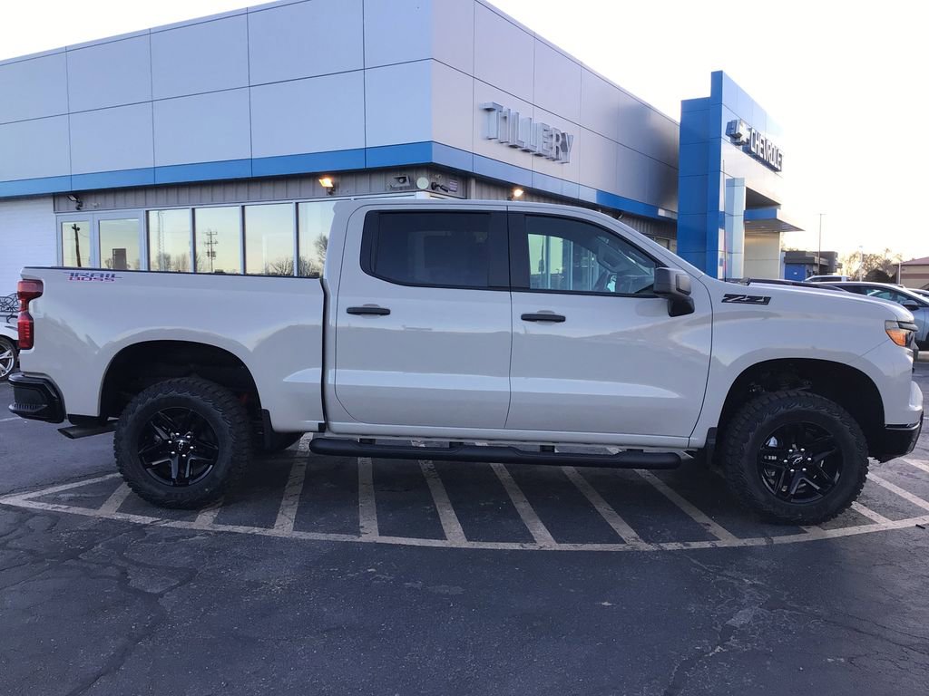 New 2026 Chevrolet Silverado 1500 Custom Trail Boss w/ LPO, Dark Essentials Package