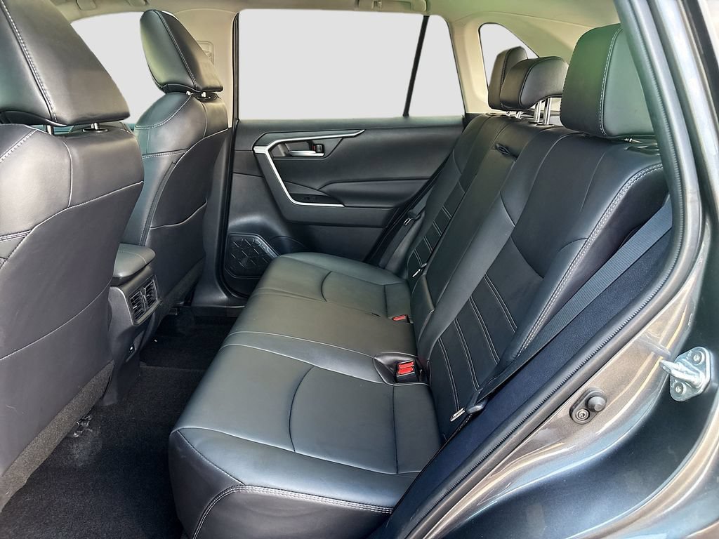 Used 2021 Toyota RAV4 XLE Premium AWD/4WD image 21
