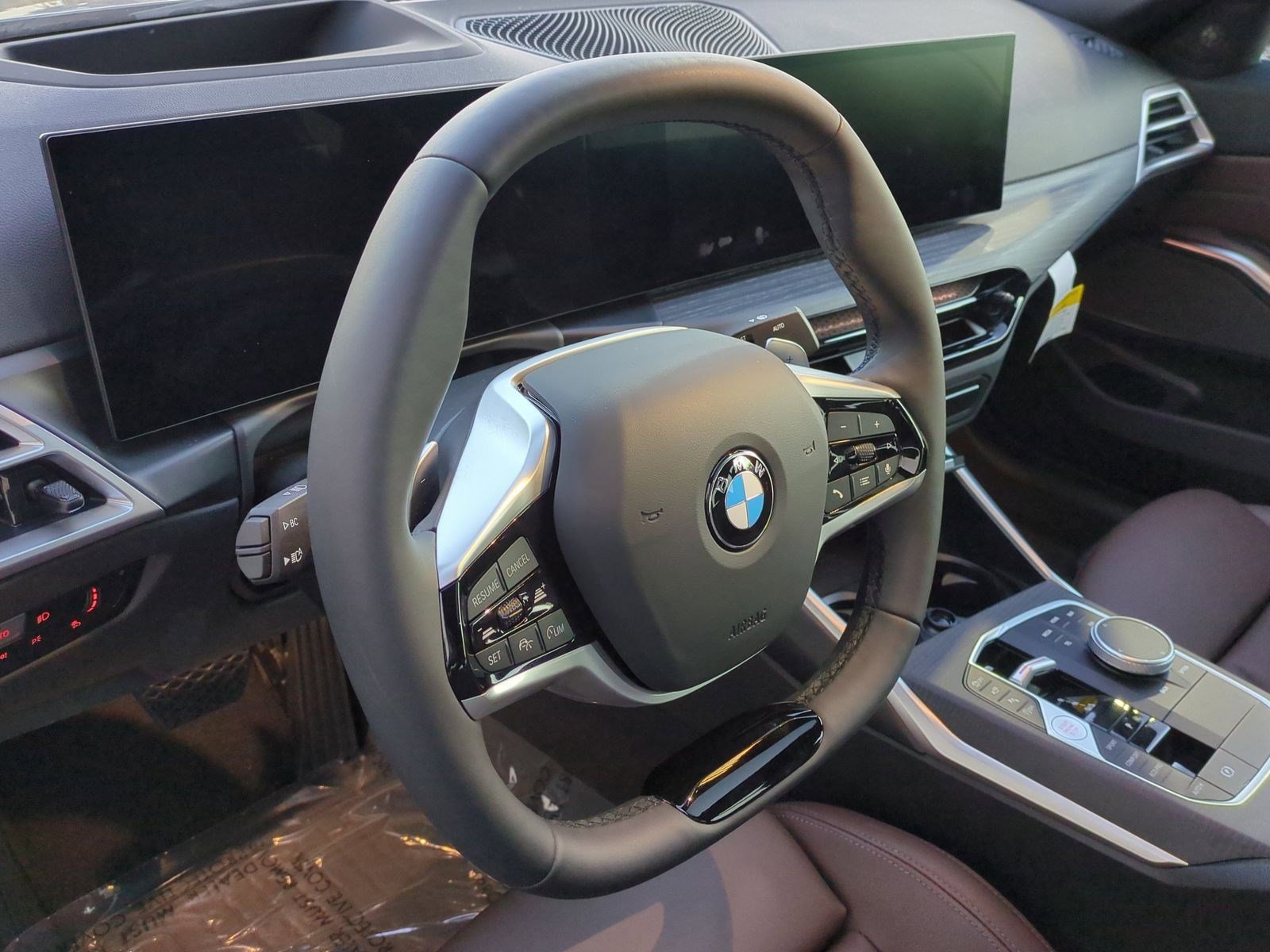 Certified 2025 BMW 330i Sedan w/ Premium Package image 17