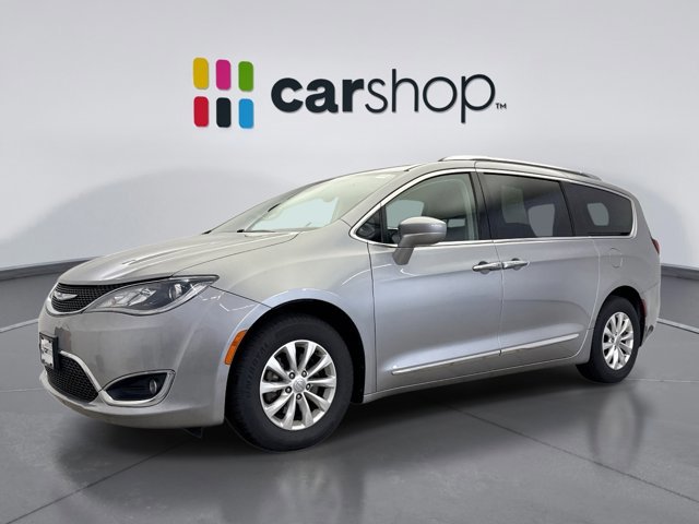 Used 2019 Chrysler Pacifica Touring-L FWD image 1