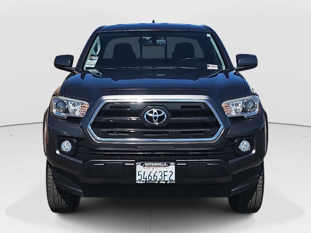 Used 2017 Toyota Tacoma SR5 w/ Tow Package RWD image 8