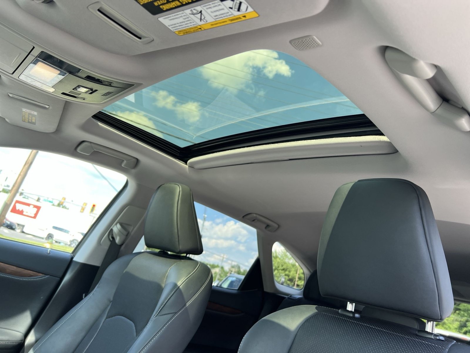 Used 2022 Lexus RX 350L Premium w/ Premium Package AWD/4WD image 24