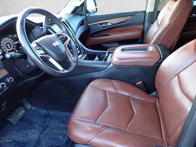 Used 2018 Cadillac Escalade Premium Luxury image 13