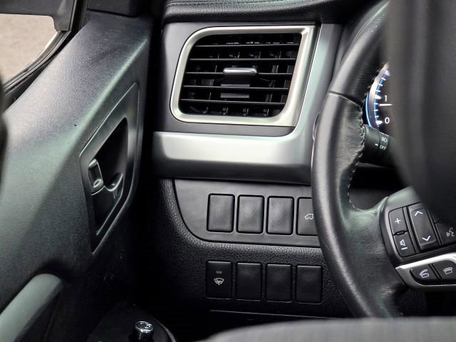 Used 2015 Toyota Highlander LE image 15