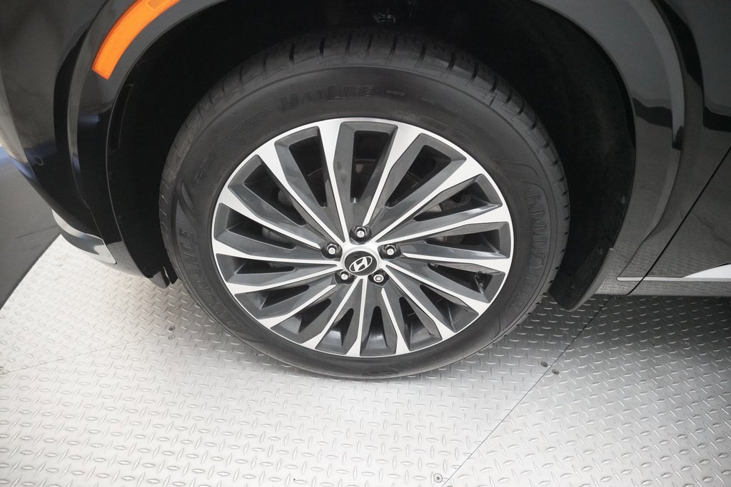 Used 2023 Hyundai Palisade Calligraphy w/ Winter Package image 28