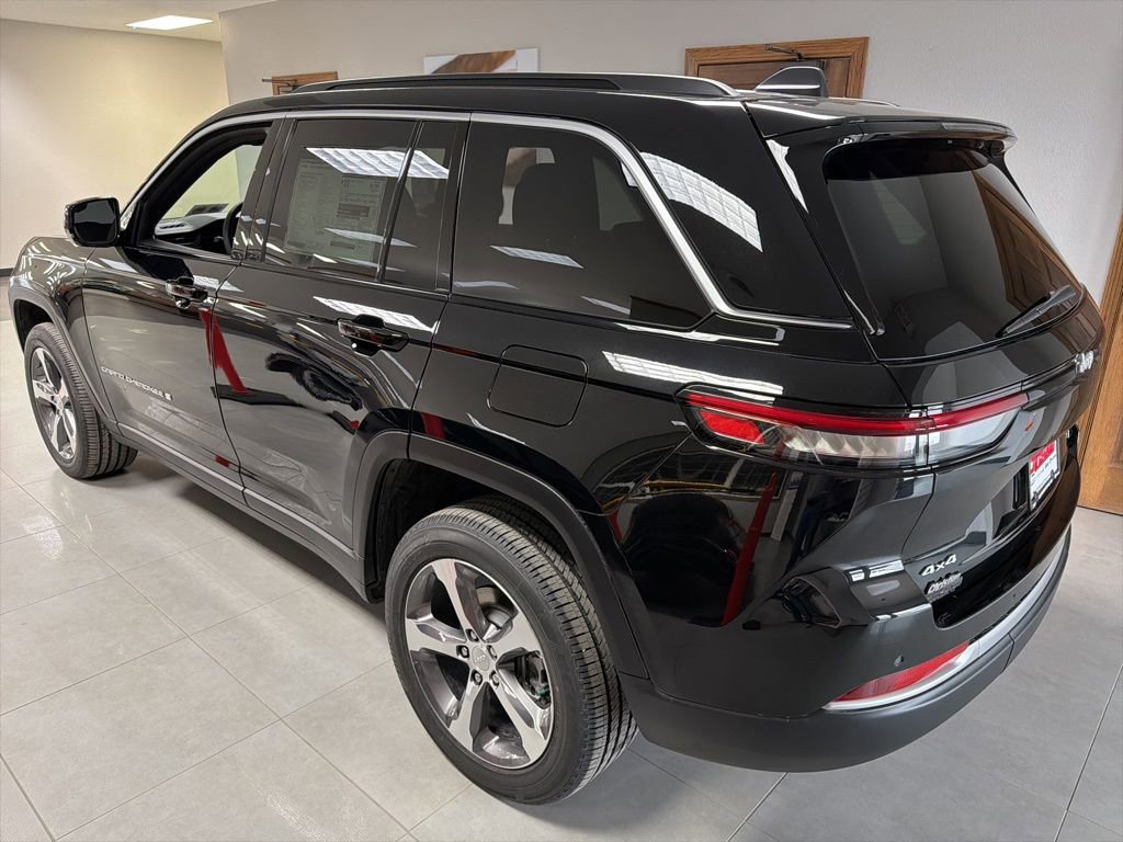 New 2026 Jeep Grand Cherokee Limited w/ Trailer Tow Package image 7