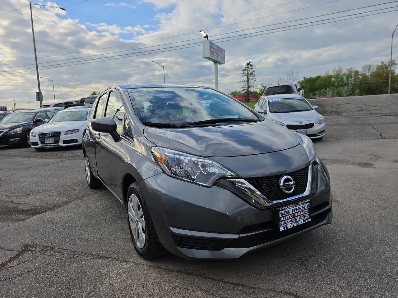 Used 2019 Nissan Versa Note SV FWD image 5