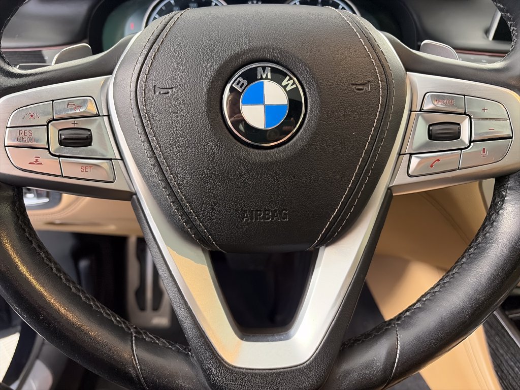Used 2017 BMW 750i xDrive AWD/4WD image 16