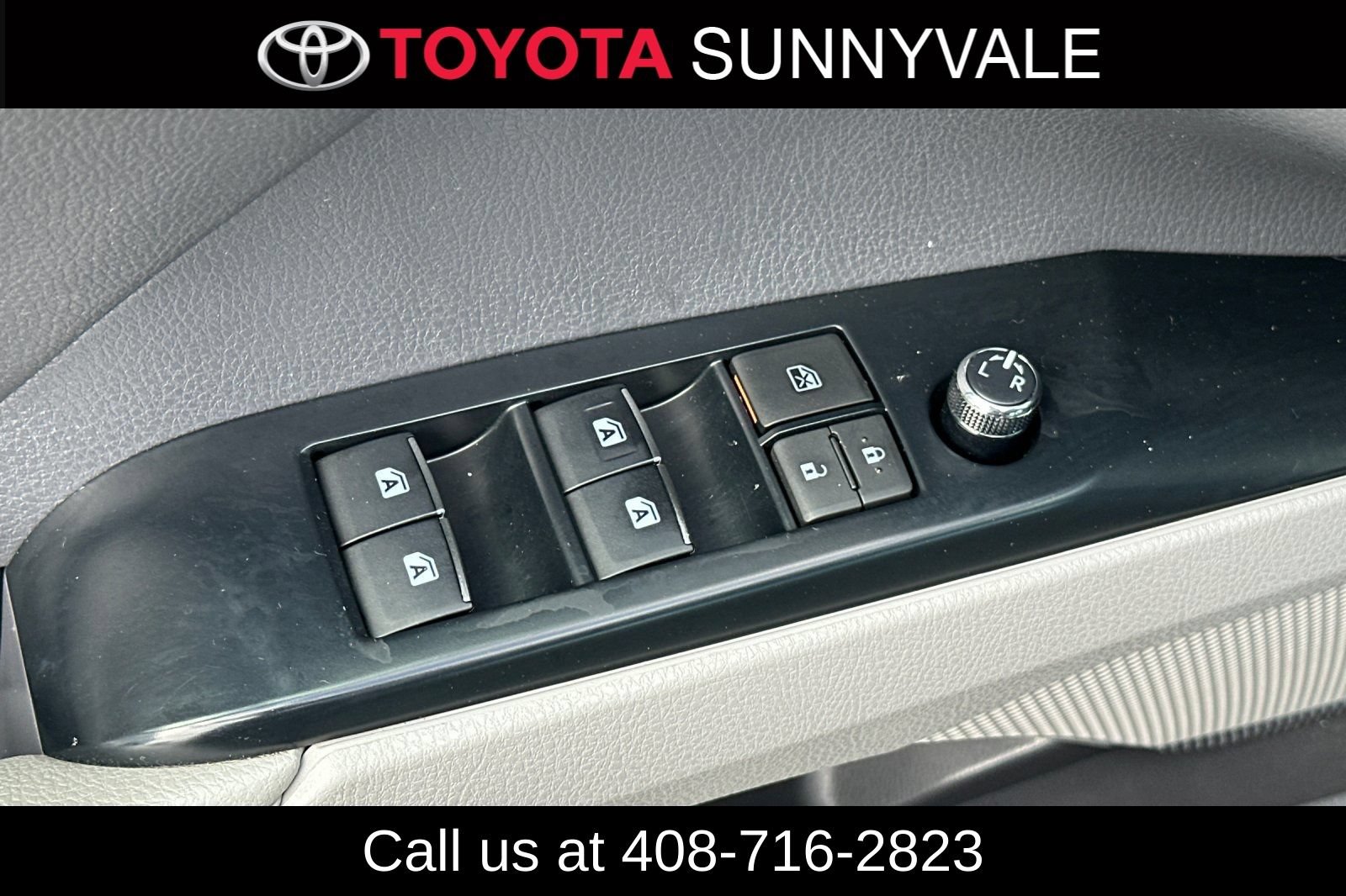 Used 2020 Toyota Camry XLE FWD image 17