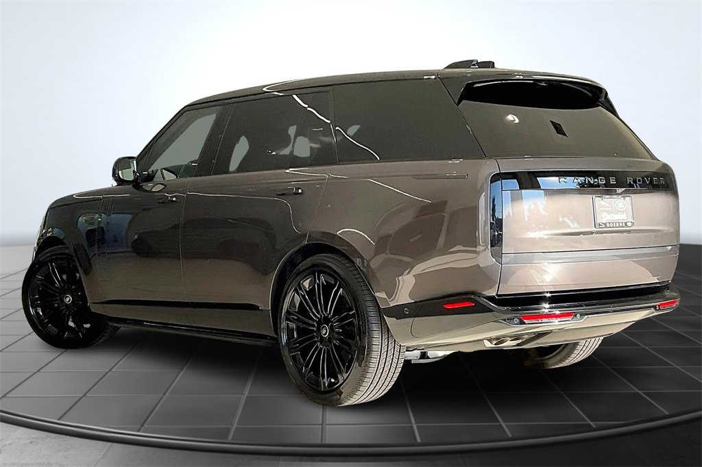 New 2025 Land Rover Range Rover Long Wheelbase SE image 3