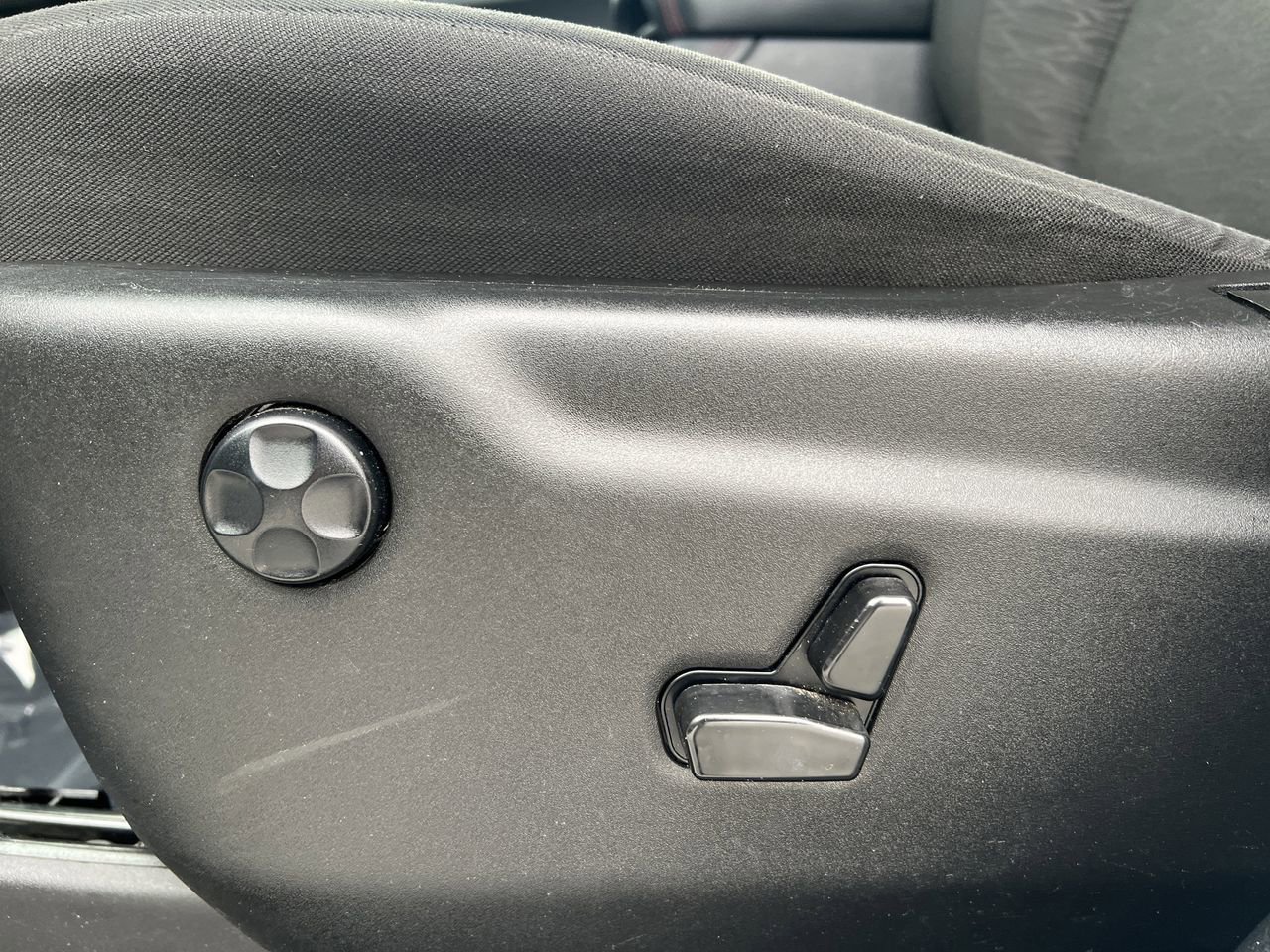 Used 2023 Dodge Durango GT image 21