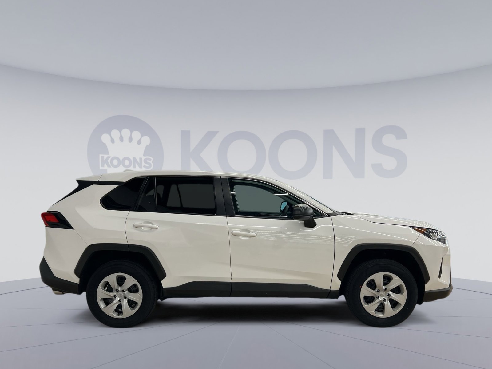 Used 2022 Toyota RAV4 LE image 7