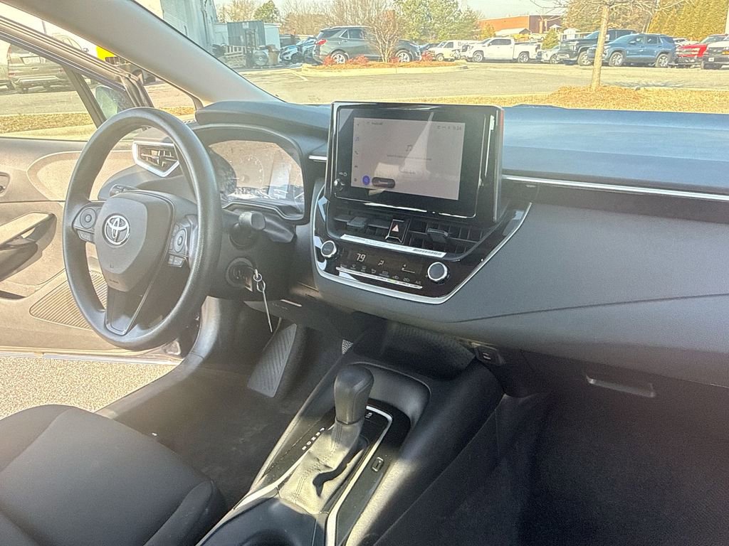 Used 2024 Toyota Corolla LE image 28