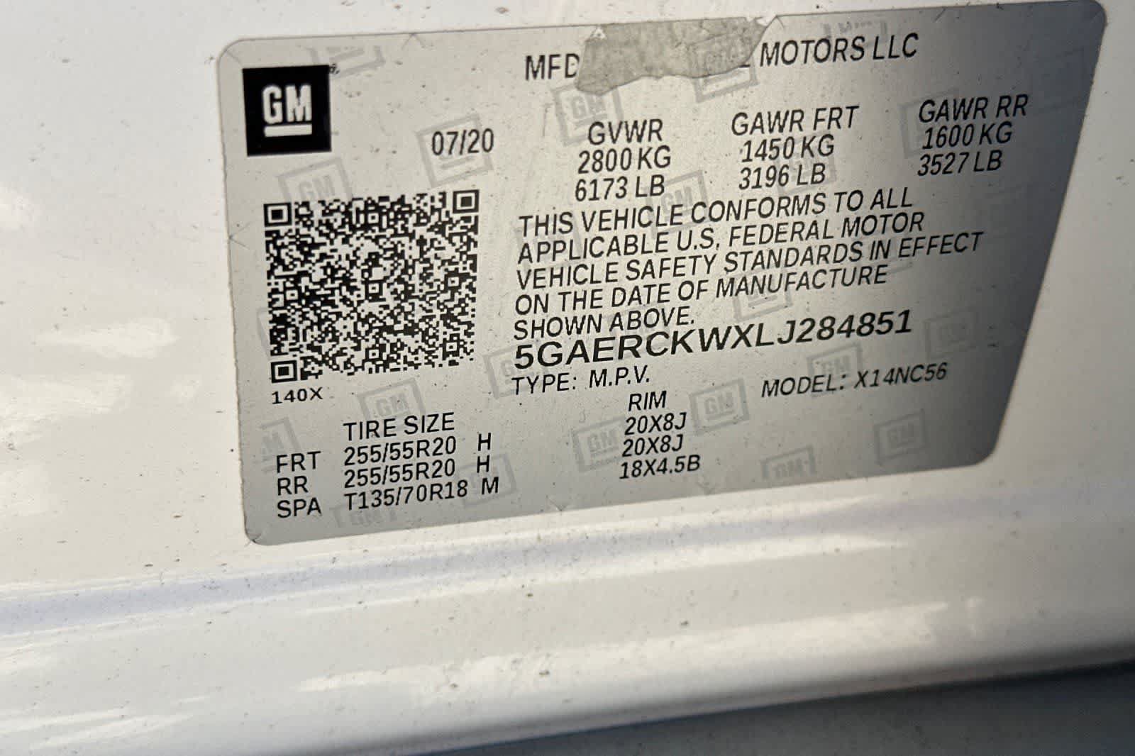 Used 2020 Buick Enclave Premium w/ Sun and Sites Package FWD image 32
