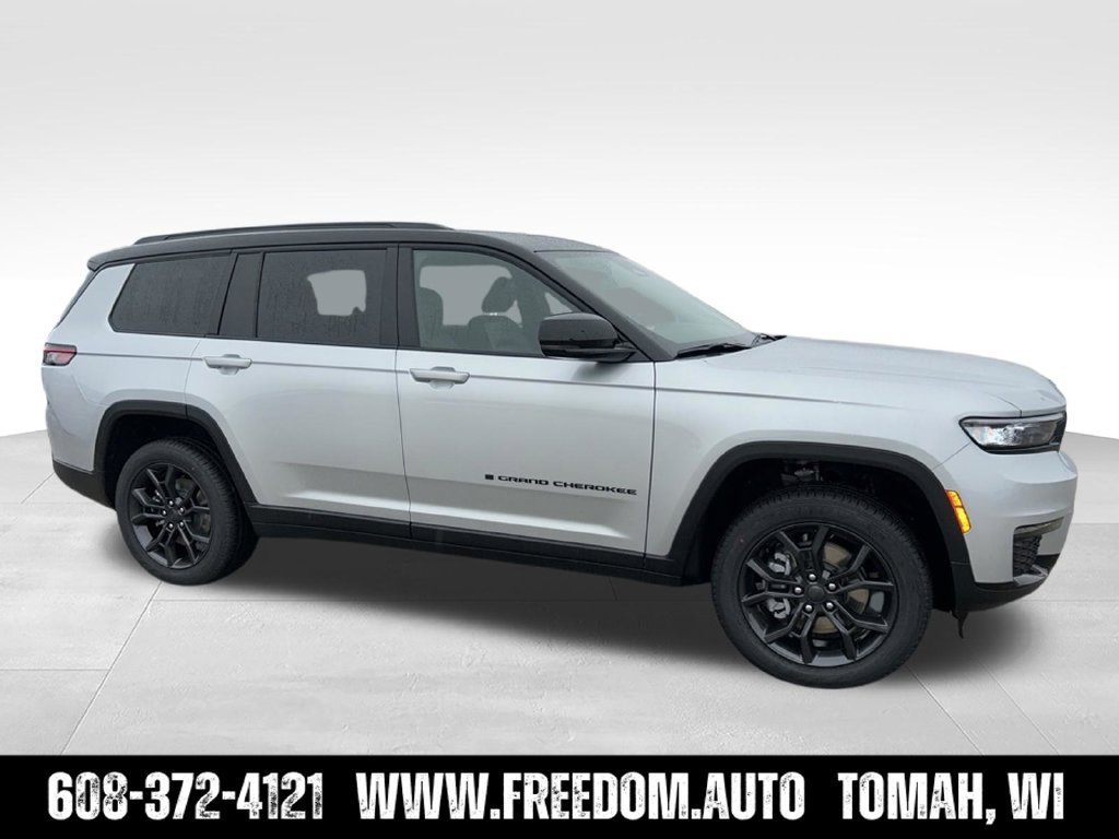 Used 2025 Jeep Grand Cherokee L Limited w/ Trailer Tow Package AWD/4WD image 10