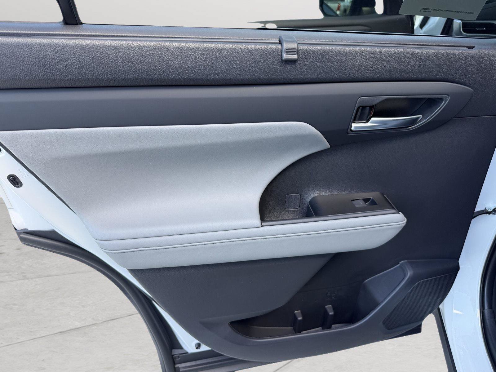 New 2026 Toyota Highlander XLE AWD/4WD image 14