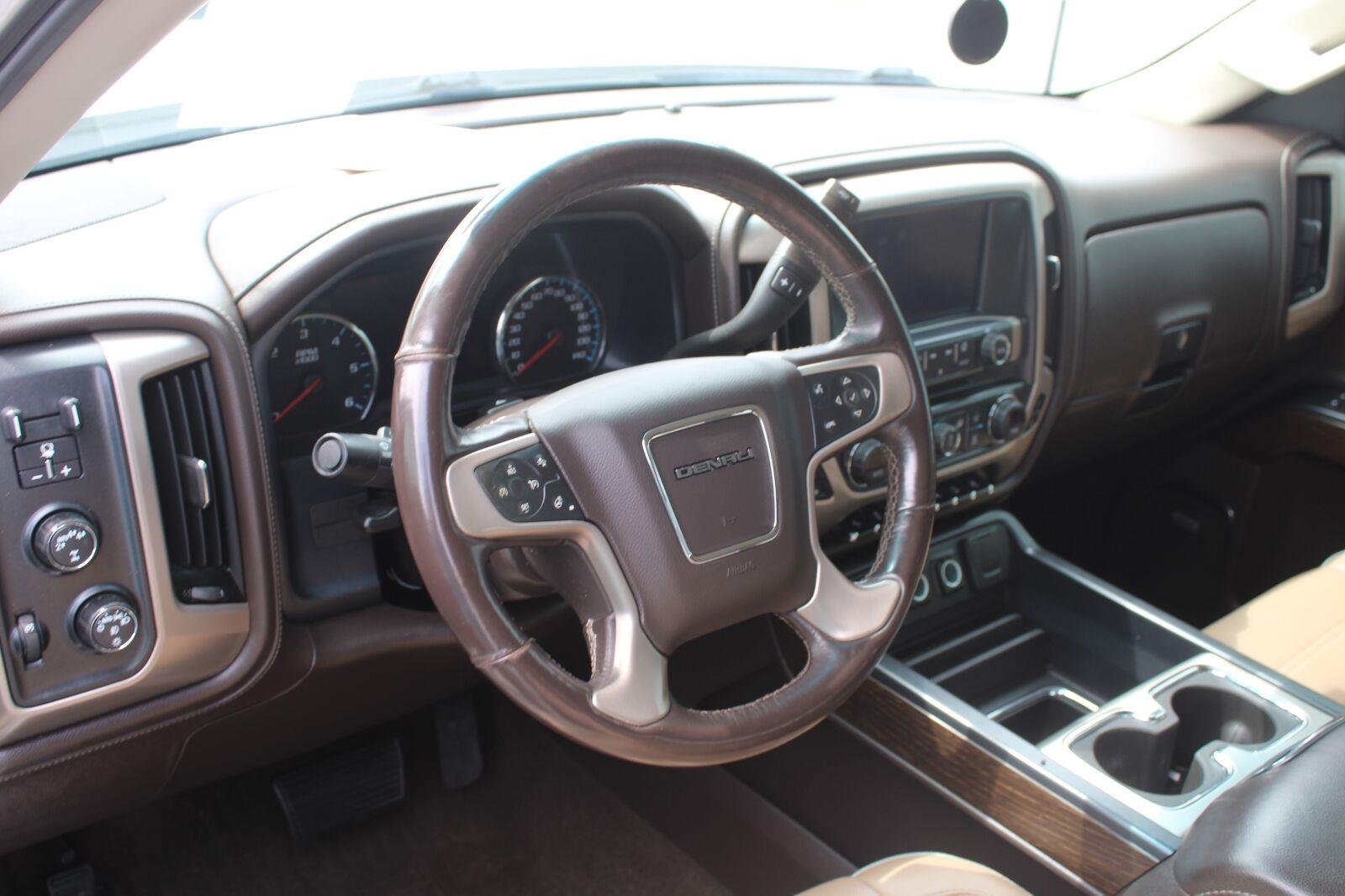 Used 2017 GMC Sierra 1500 Denali w/ Denali Ultimate Package AWD/4WD image 9