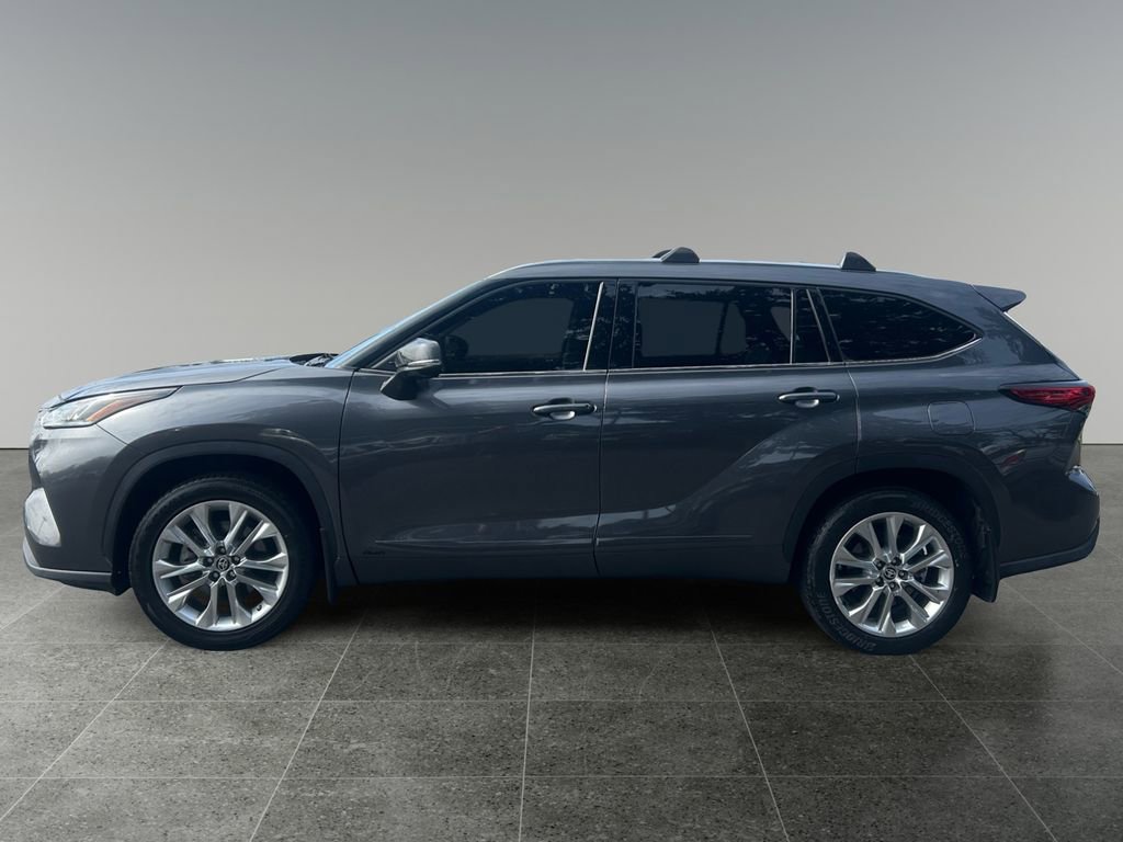 Used 2023 Toyota Highlander Limited image 4