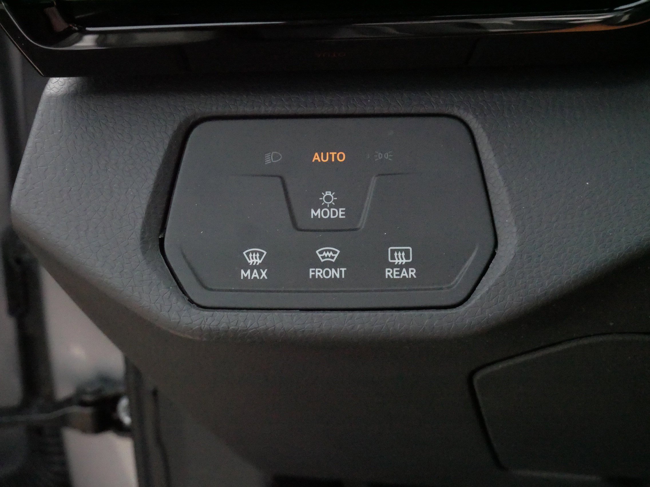 Used 2024 Volkswagen ID.4 Pro AWD/4WD image 26