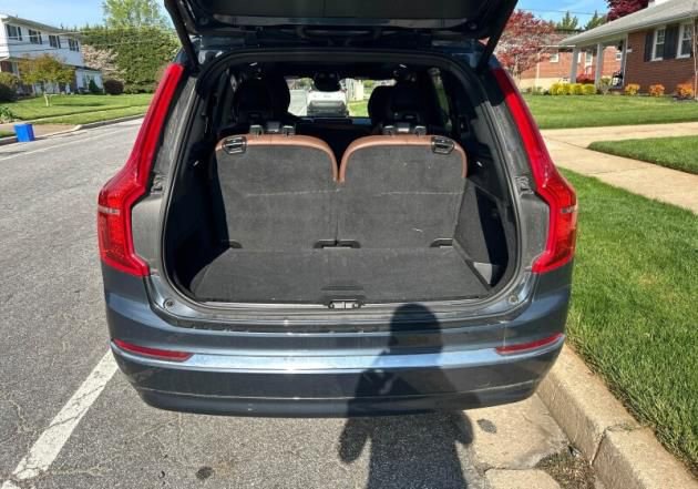 Used 2023 Volvo XC90 B6 Plus image 7