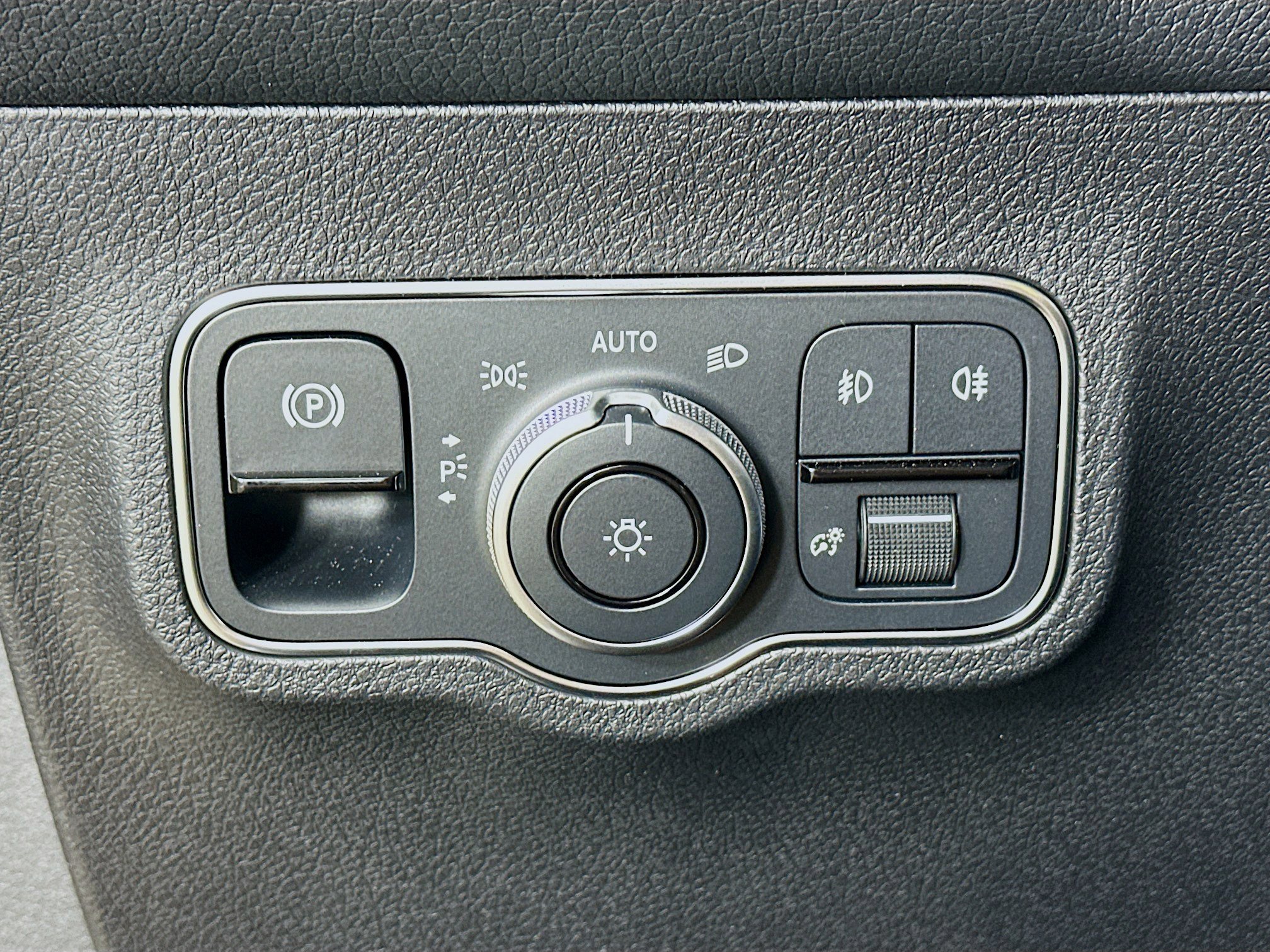 Certified 2025 Mercedes-Benz GLB 250 4MATIC image 10