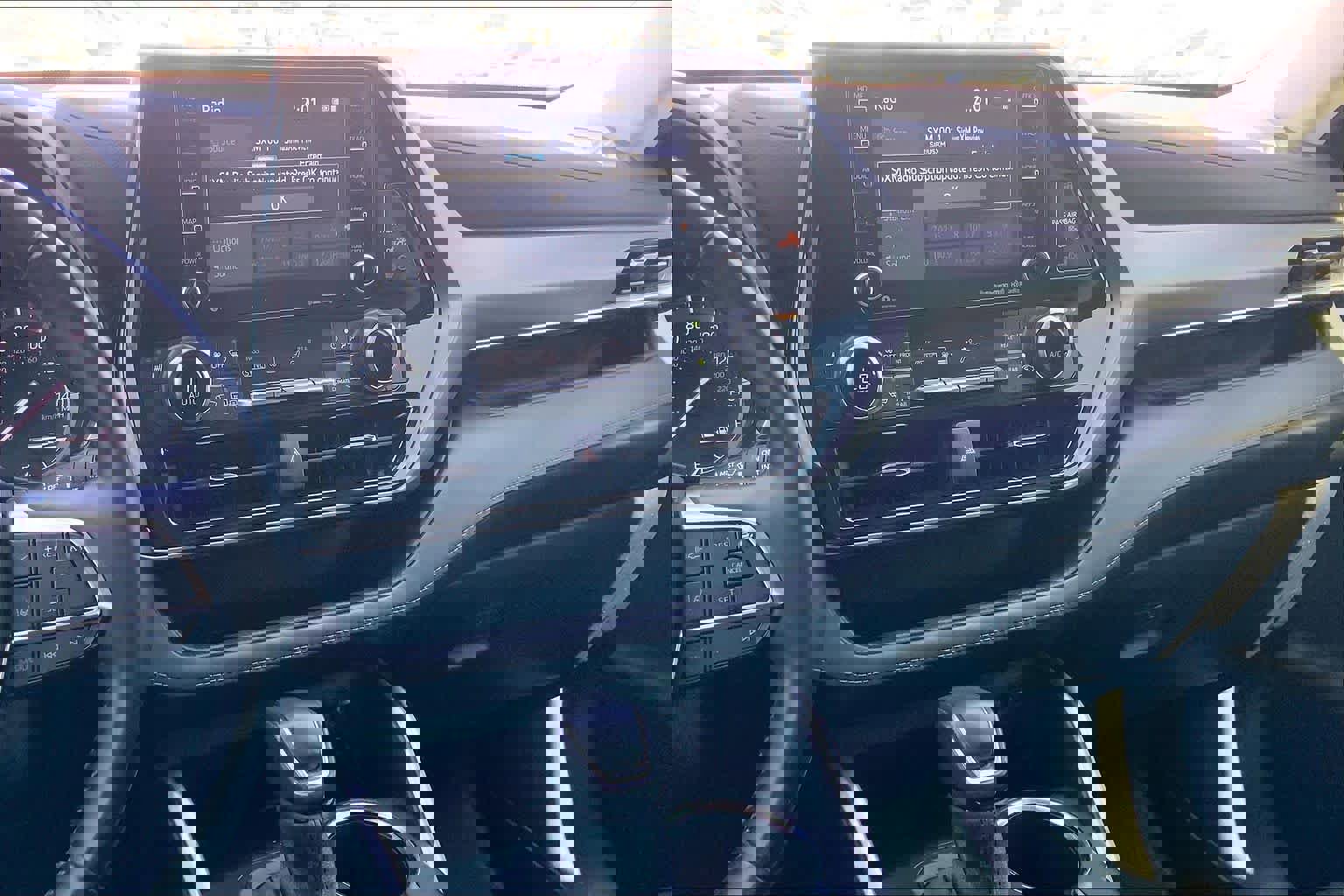 Used 2021 Toyota Highlander XLE AWD/4WD image 6