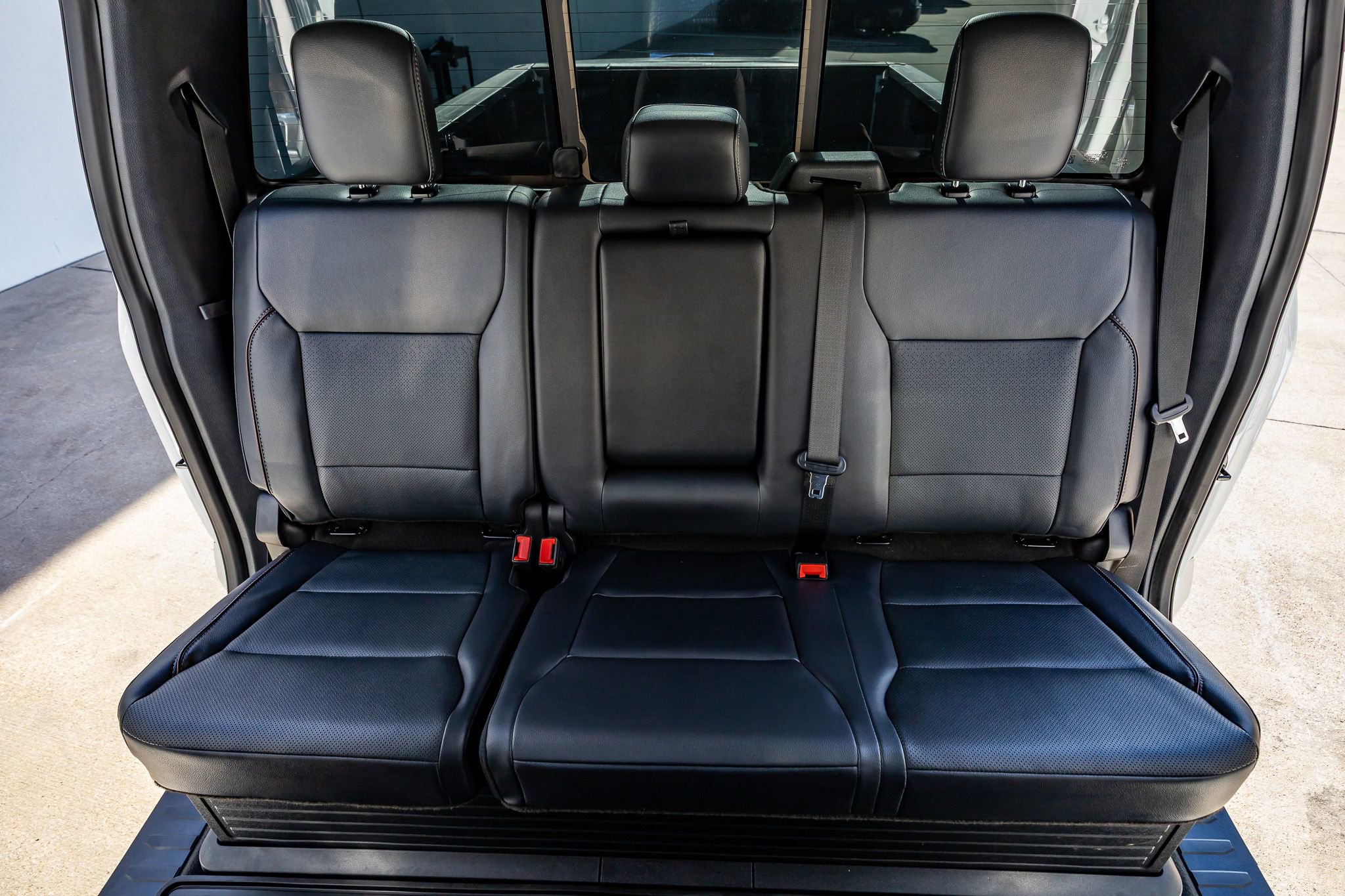 Used 2023 Ford F350 Lariat w/ Lariat Ultimate Package image 34