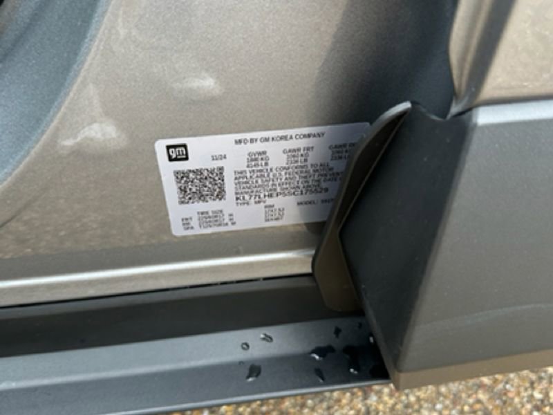 Used 2025 Chevrolet Trax LT FWD image 7