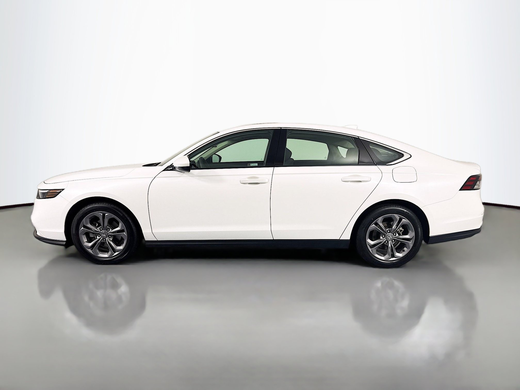 Certified 2024 Honda Accord EX image 8