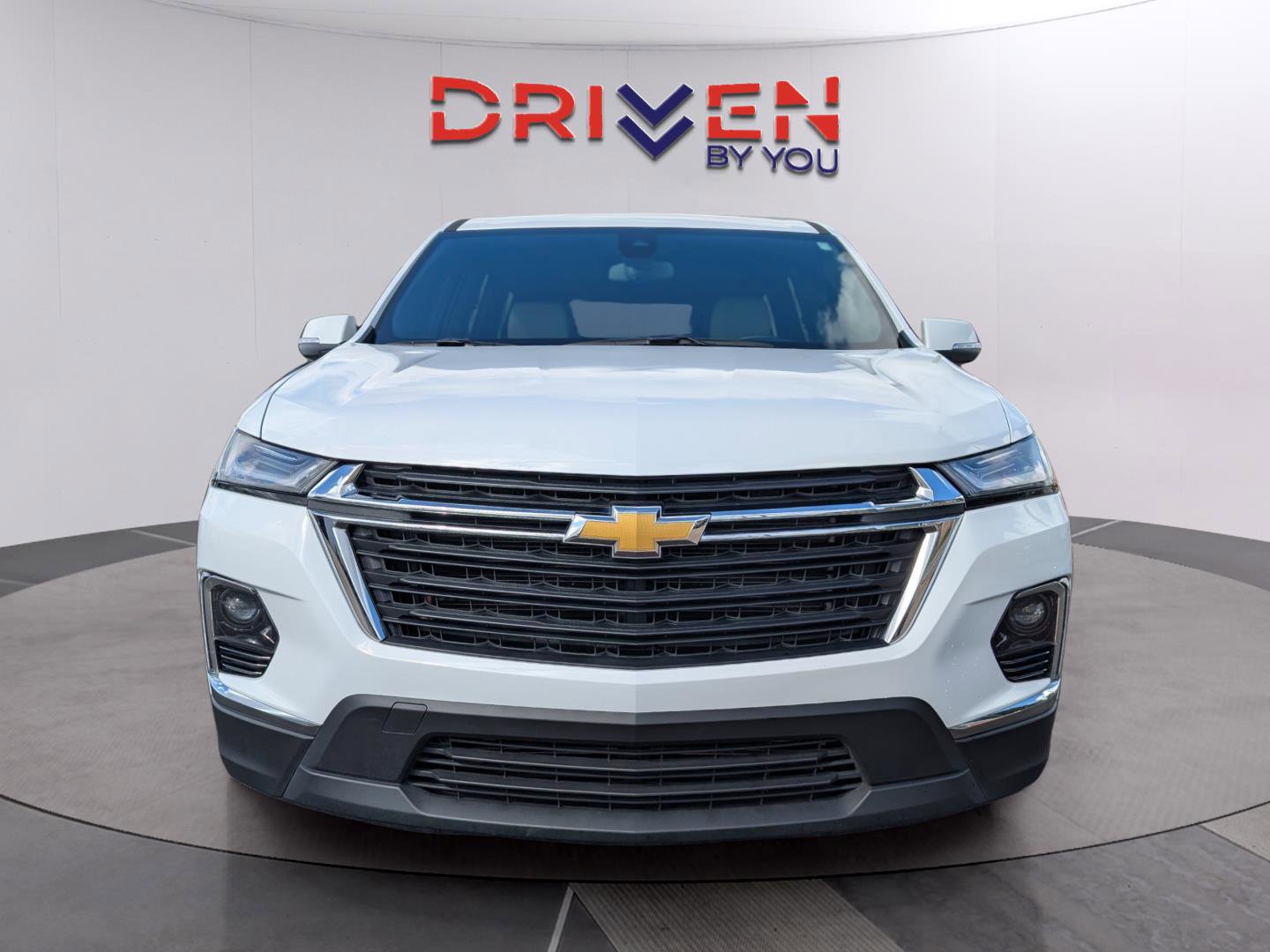 Used 2024 Chevrolet Traverse LS w/ Safety Package FWD image 8