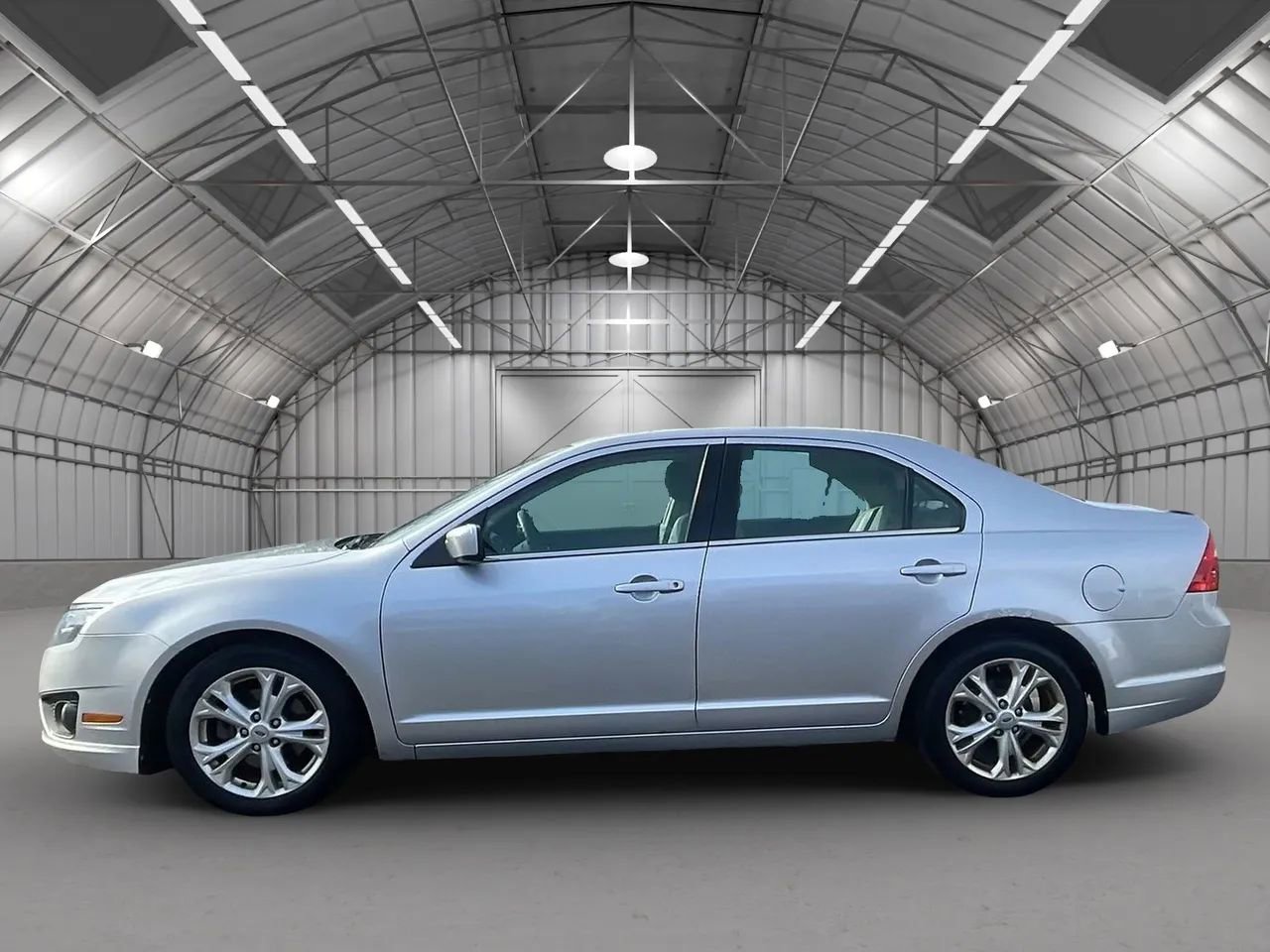 Used 2012 Ford Fusion SE image 2