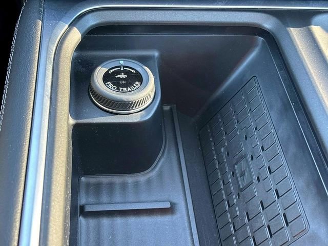 Used 2025 Ford Expedition Platinum w/ Driver's Package image 27