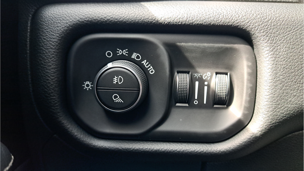Used 2021 RAM 1500 Laramie AWD/4WD image 24