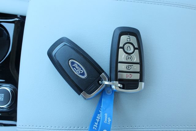 Used 2025 Ford Explorer Platinum w/ Ultimate Package AWD/4WD image 30