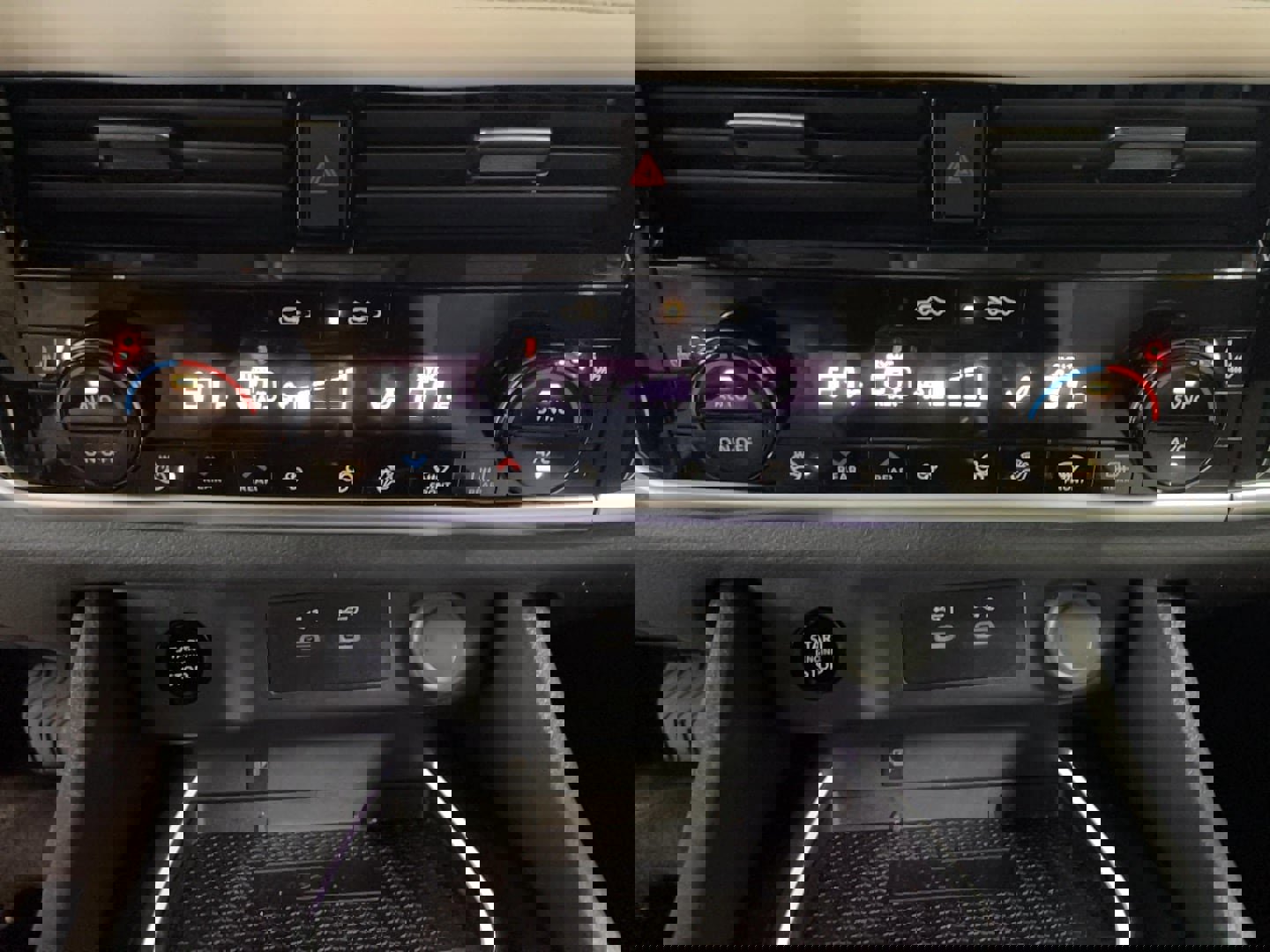 Used 2024 Nissan Rogue SL w/ SL Premium Package image 18