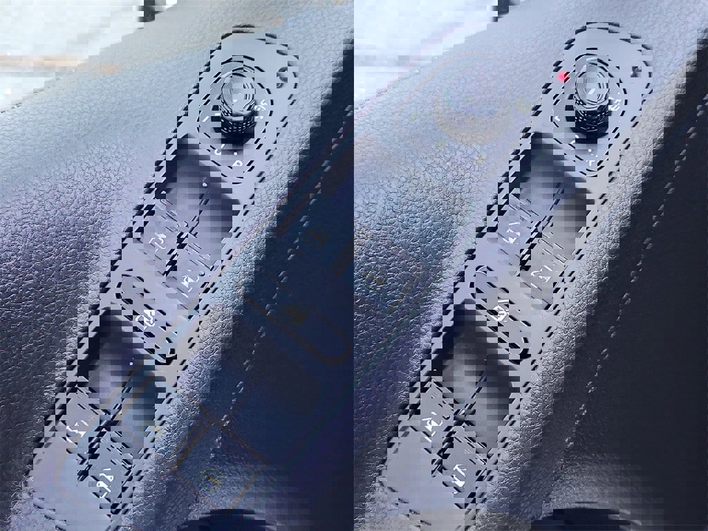 Used 2017 Volkswagen Tiguan Limited w/ Premium Package image 21