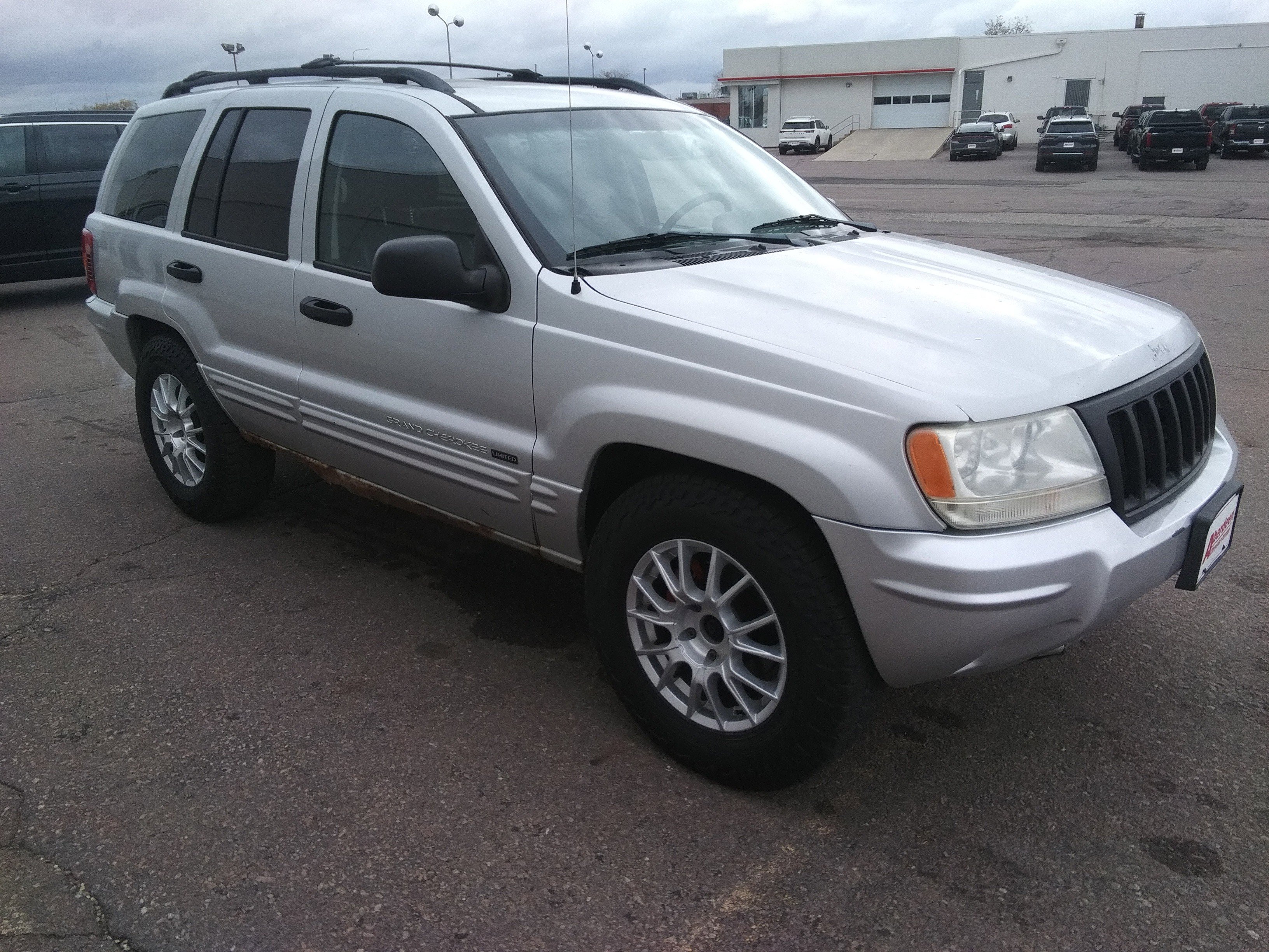 Used 2004 Jeep Grand Cherokee Limited w/ Trailer Tow Group IV image 4