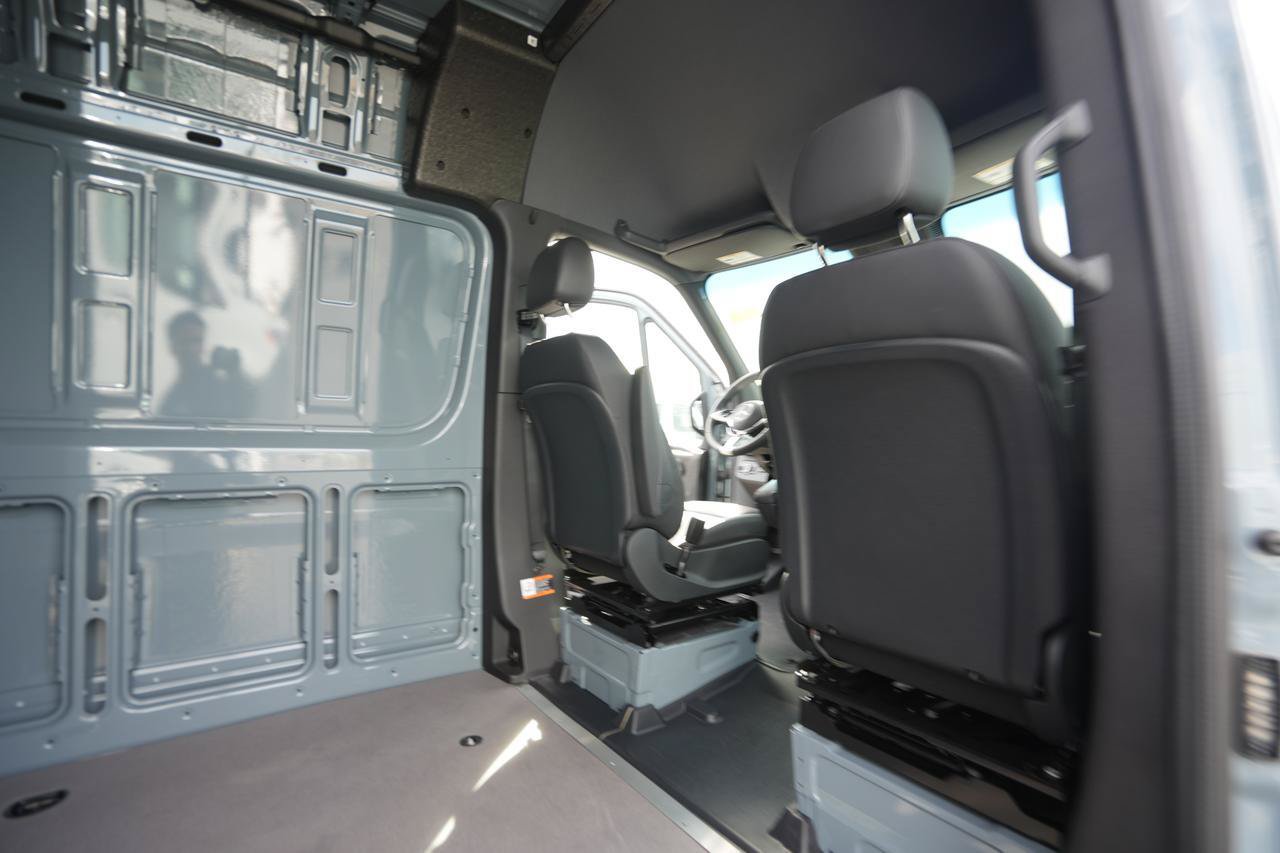New 2026 Mercedes-Benz Sprinter 2500 image 13