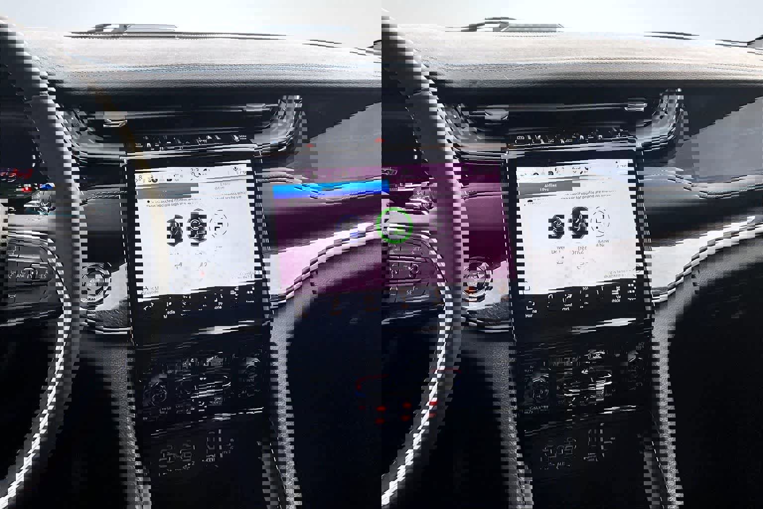 Used 2023 Jeep Grand Cherokee Trailhawk image 16