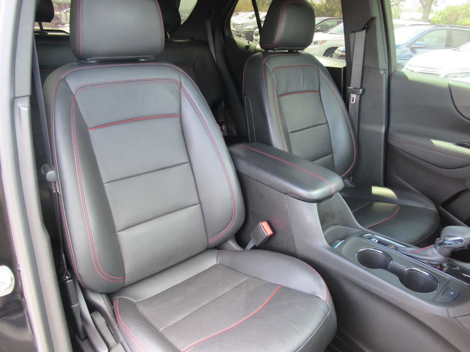 Used 2022 Chevrolet Equinox RS w/ RS Leather Package FWD image 10