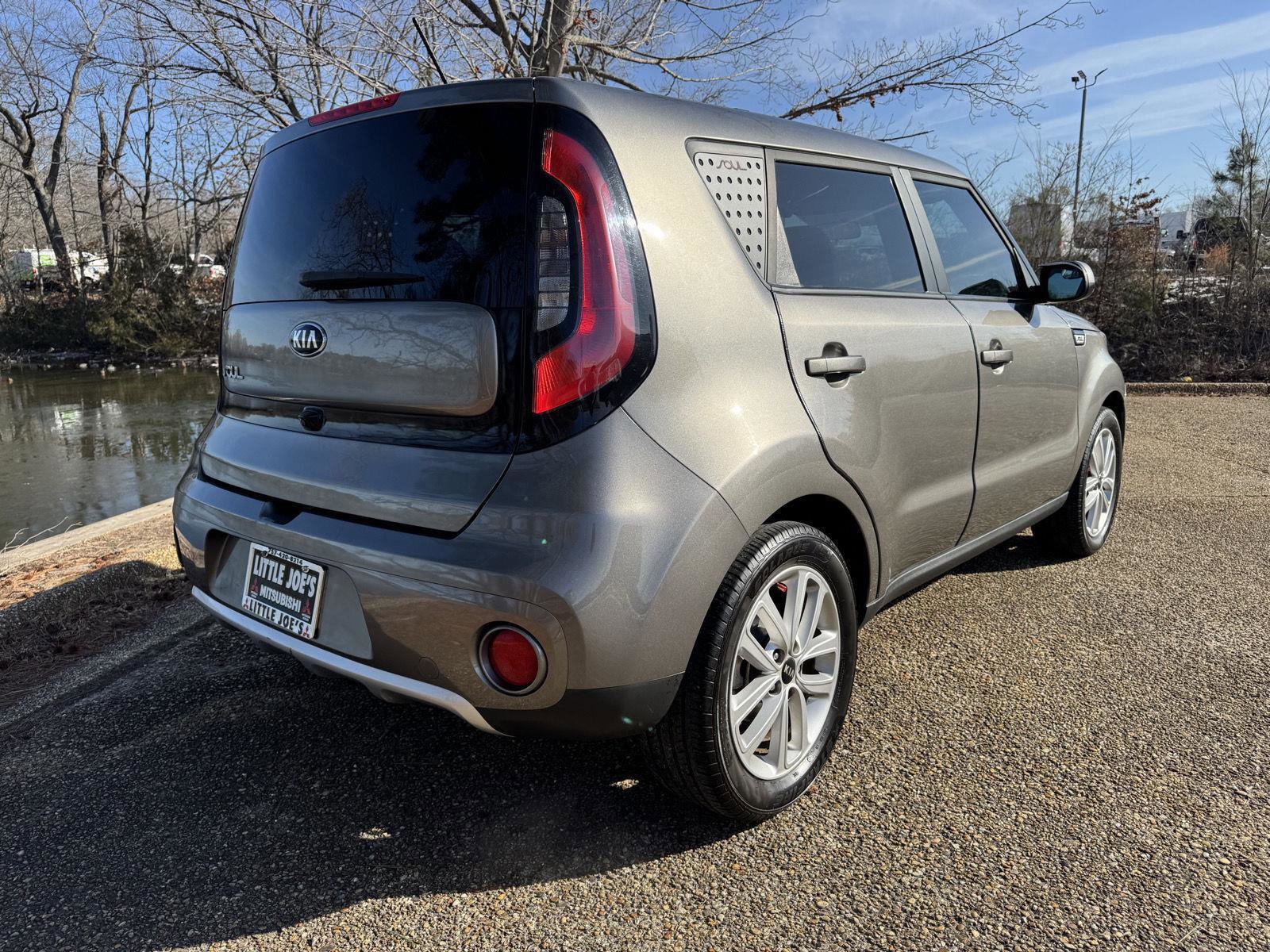 Used 2018 Kia Soul + FWD image 4