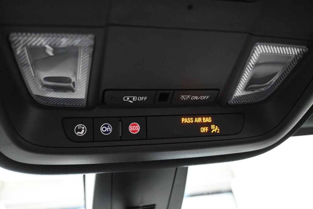 Used 2022 Chevrolet Traverse LT w/ LPO, Floor Liner Package FWD image 33