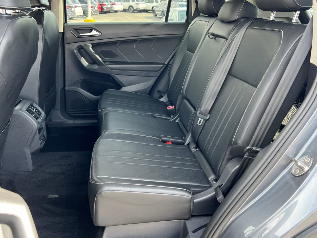 Used 2022 Volkswagen Tiguan SE AWD/4WD image 19