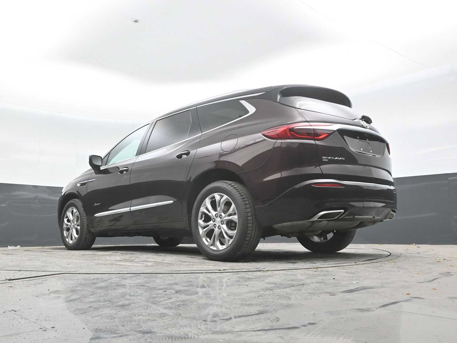 Used 2020 Buick Enclave Avenir w/ Avenir Technology Package AWD/4WD image 44