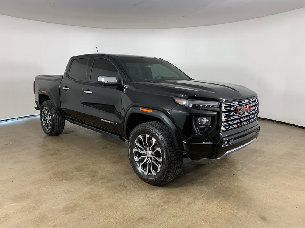 Used 2025 GMC Canyon Denali AWD/4WD image 6