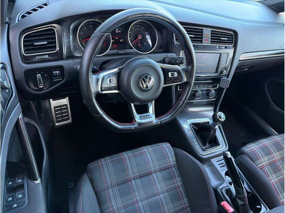 Used 2017 Volkswagen GTI SE FWD image 2